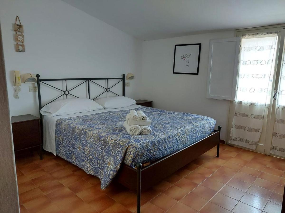 Hotel Brezza Ріміні Екстер'єр фото