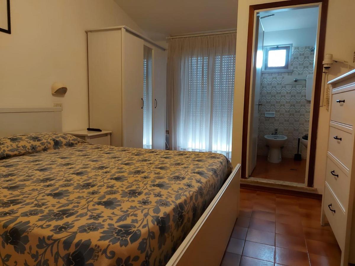 Hotel Brezza Ріміні Екстер'єр фото